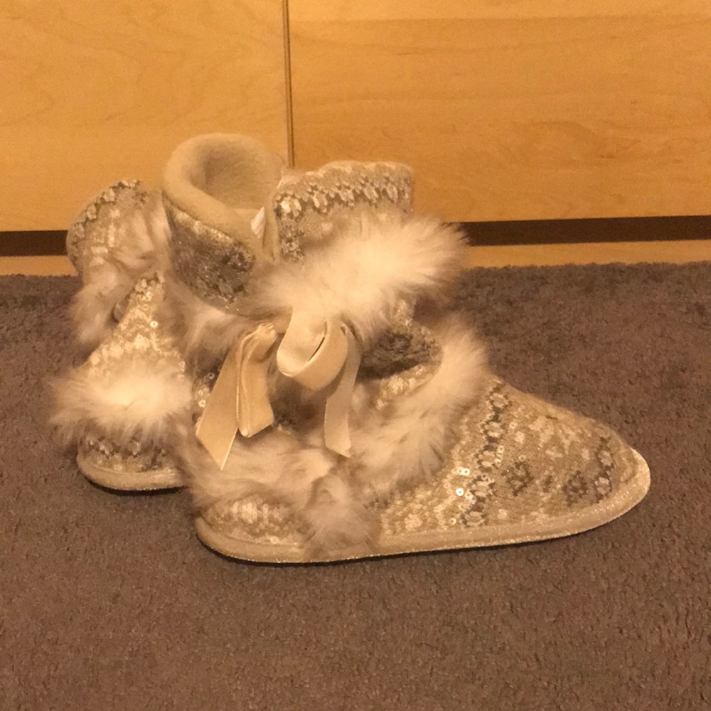 Signature Dearfoam slippers